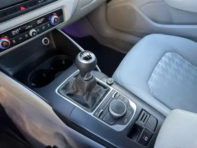 Audi A3 Limousine 2015 - 15900 EUR, 238805 km - AUTO.MOTO.pt - 238805km - foto 8 de 18