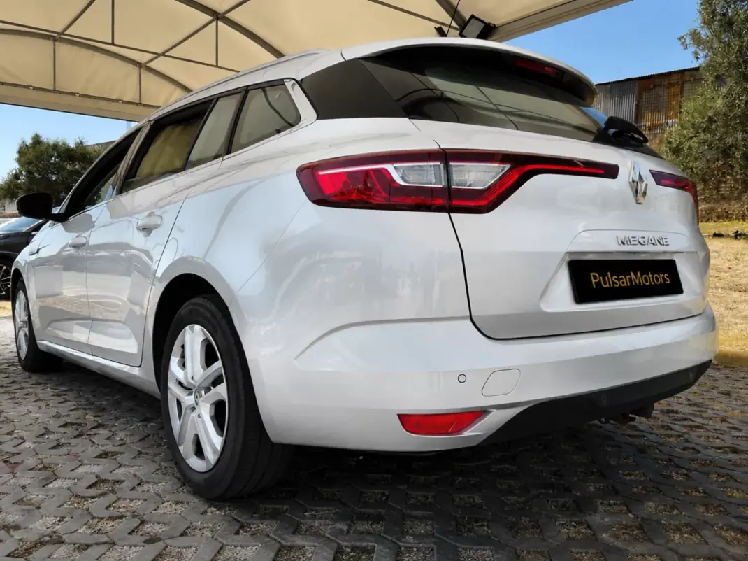 Renault Mégane 2017 - 11900 EUR, 177386 km - 177386km - foto 4 de 8