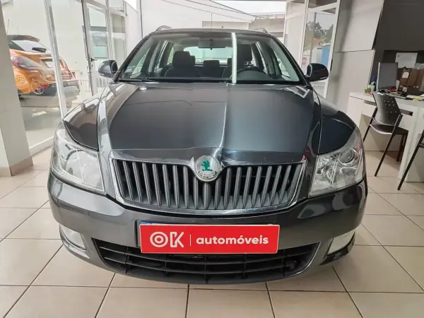 Skoda Octavia Break 2010 - 6650 EUR, 252000 km - AUTO.MOTO.pt - 252000km - foto 3 de 31