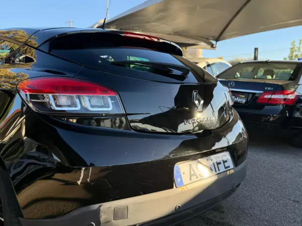 Renault Mégane Coupe 2014 - 12900 EUR, 155557 km - AUTO.MOTO.pt - 155557km - foto 31 de 32