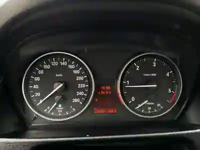 BMW X1 2014 - 13500 EUR, 208000 km - AUTO.MOTO.pt - 208000km - foto 14 de 17