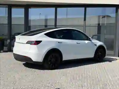 Tesla Model Y 2022 — foto 5 de 10