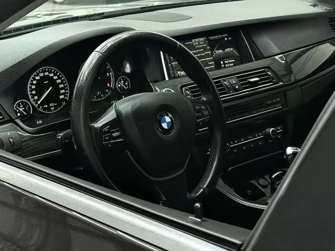 BMW 520 2015 - 18900 EUR, 202000 km - AUTO.MOTO.pt - 202000km - foto 19 de 21