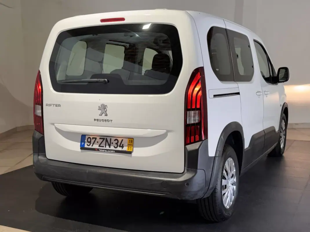 Peugeot Rifter 2019 - 18750 EUR, 92579 km - AUTO.MOTO.pt - 92579km - foto 5 de 22
