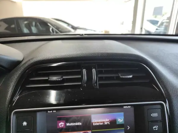Jaguar F-Pace 2017 - 19750 EUR, 156000 km - AUTO.MOTO.pt - 156000km - foto 35 de 43