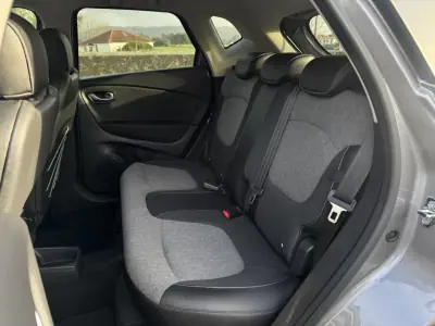 Renault Captur 2018 - 14500 EUR, 48000 km - AUTO.MOTO.pt - 48000km - foto 13 de 32