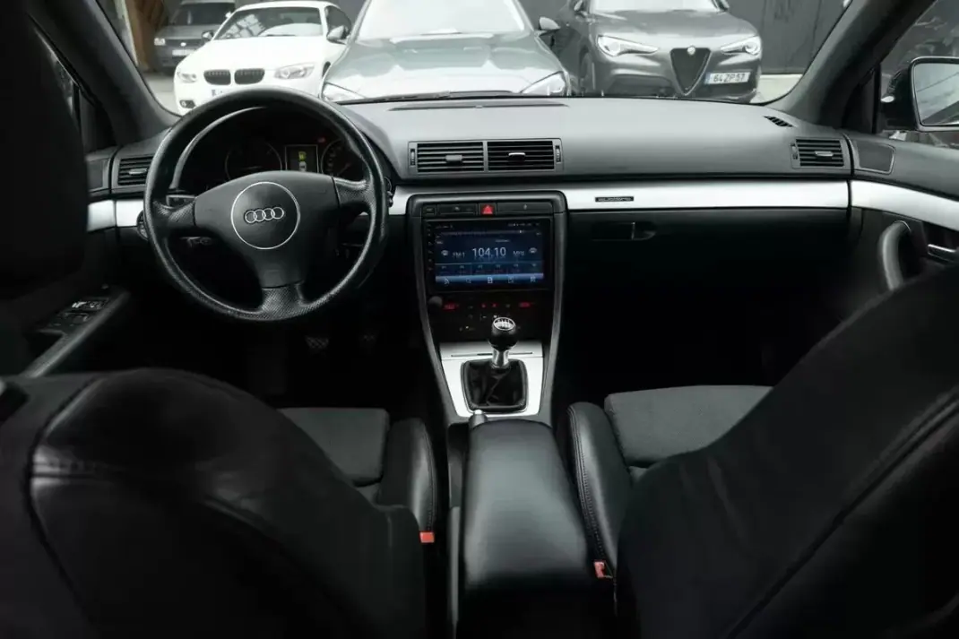 Audi A4 2003 - 6900 EUR, 328500 km - AUTO.MOTO.pt - 328500km - foto 13 de 24