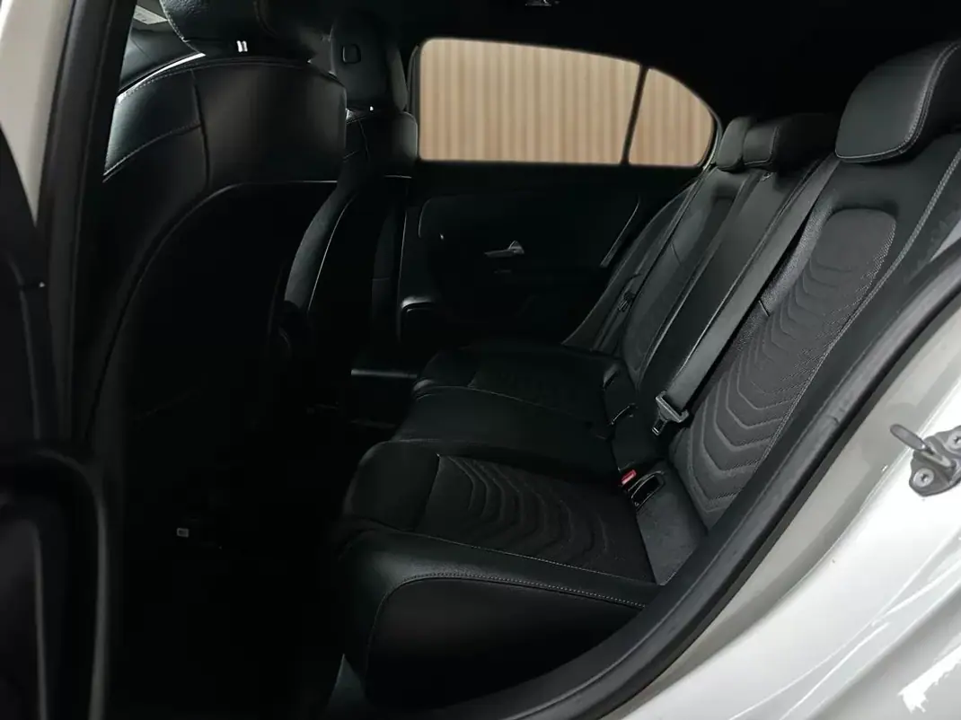 Mercedes-Benz A 250 2022 - 27800 EUR, 78000 km - AUTO.MOTO.pt - 78000km - foto 11 de 20