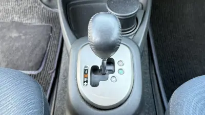 Toyota Yaris 2010 - 8700 EUR, 69707 km - AUTO.MOTO.pt - 69707km - foto 6 de 35