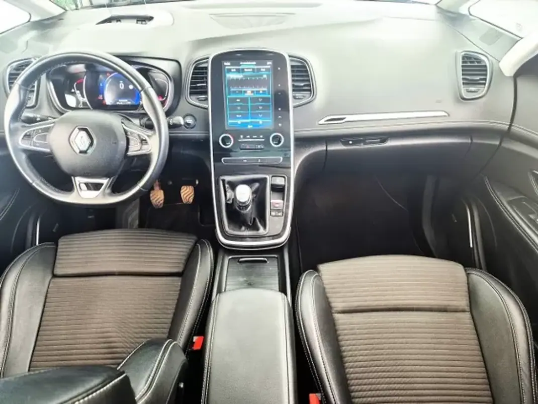 Renault Grand Scénic 2019 - 15750 EUR, 136587 km - 136587km - foto 4 de 9