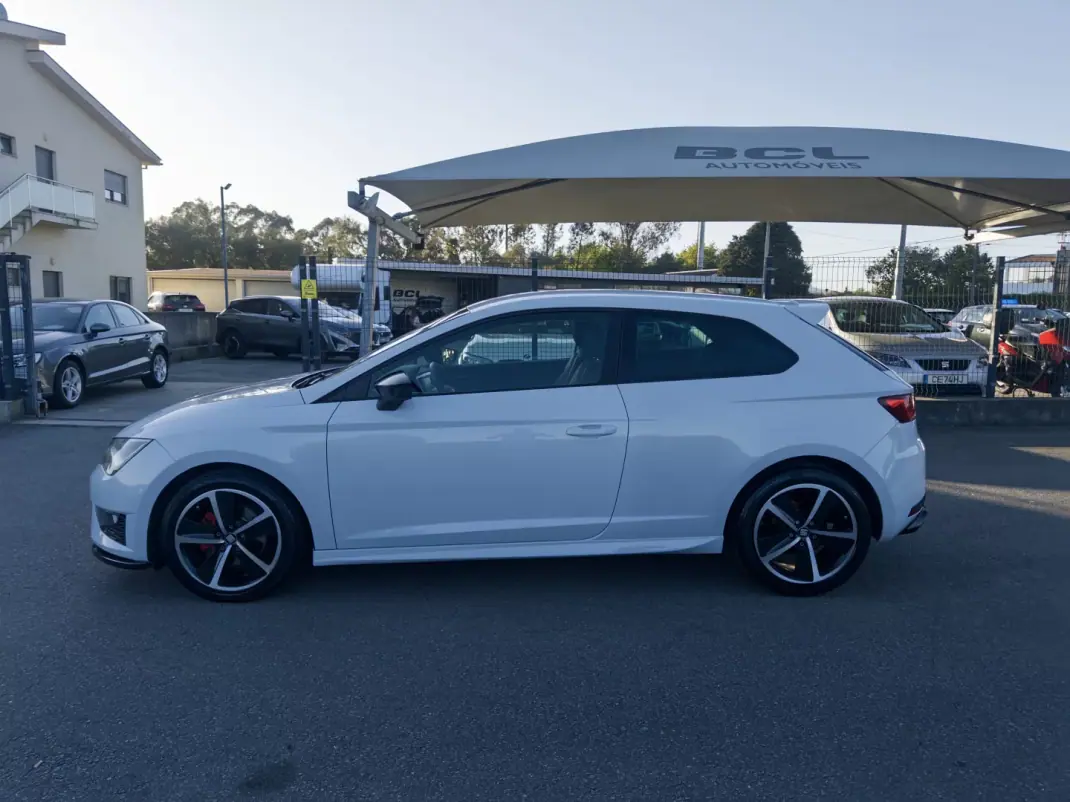 SEAT Leon 2013 - 11500 EUR, 253000 km - AUTO.MOTO.pt - 253000km - foto 4 de 38