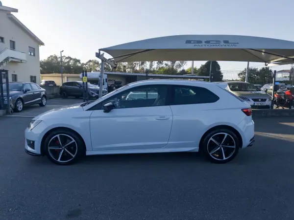 SEAT Leon 2013 - 11500 EUR, 253000 km - AUTO.MOTO.pt - 253000km - foto 4 de 38