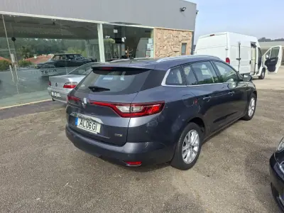 Renault Mégane Sport Tourer 2017 - 11530 EUR, 167840 km - AUTO.MOTO.pt - 167840km - foto 15 de 31