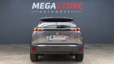 Peugeot 2008 2022 — foto 6 de 33