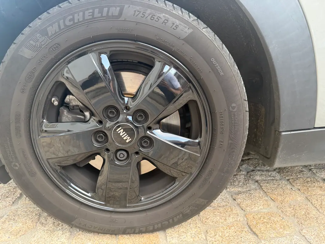 MINI One 2018 - 13500 EUR, 85000 km - AUTO.MOTO.pt - 85000km - foto 2 de 6