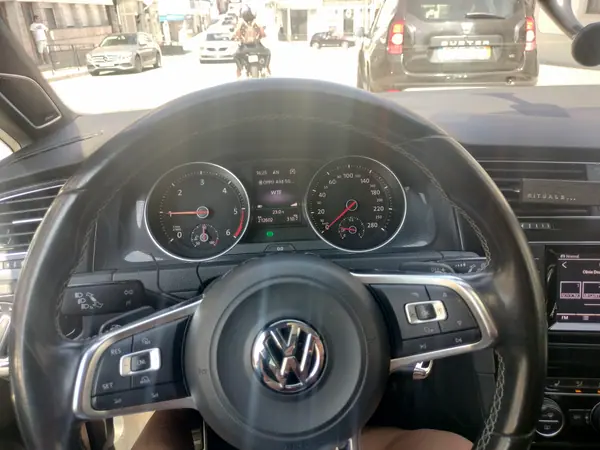 Volkswagen Golf 2013 - 14000 EUR, 212600 km - AUTO.MOTO.pt - 212600km - foto 9 de 9
