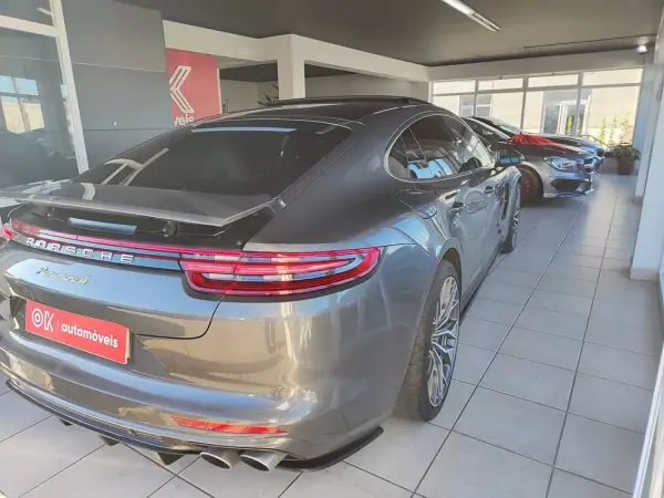 Porsche Panamera 2017 - 67750 EUR, 99900 km - AUTO.MOTO.pt - 99900km - foto 10 de 46