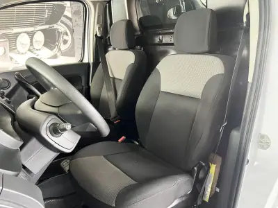 Renault KANGOO EXPRESS MAXI Z.E. 33 2021 - 15800 EUR, 22422 km - AUTO.MOTO.pt - 22422km - foto 7 de 21