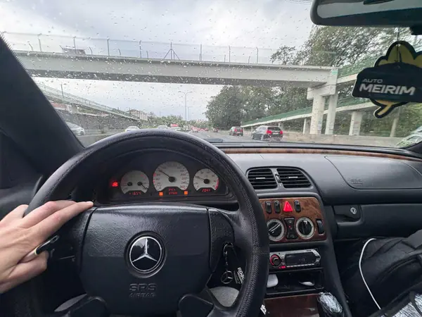 Mercedes-Benz CLK 200 1998 — foto 3 de 4