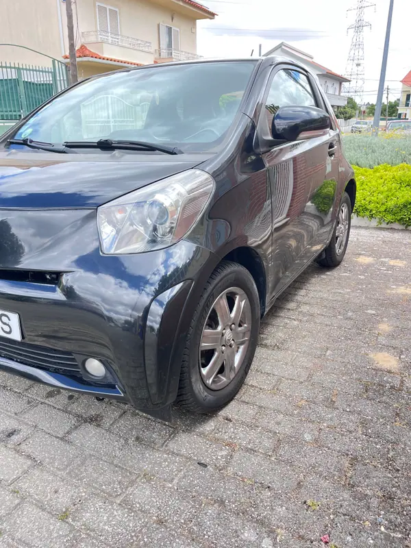 Toyota iQ 2010 - 3990 EUR, 250000 km - AUTO.MOTO.pt - 250000km - foto 2 de 6
