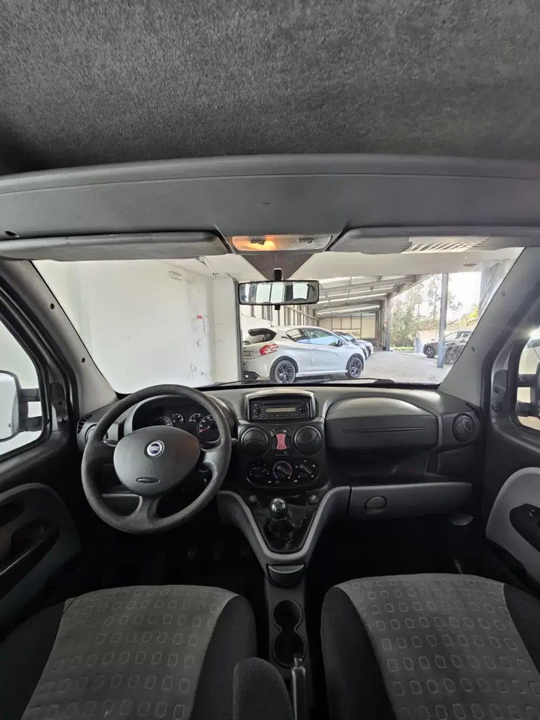 Fiat Doblo 2007 - 6650 EUR, 247999 km - AUTO.MOTO.pt - 247999km - foto 20 de 25