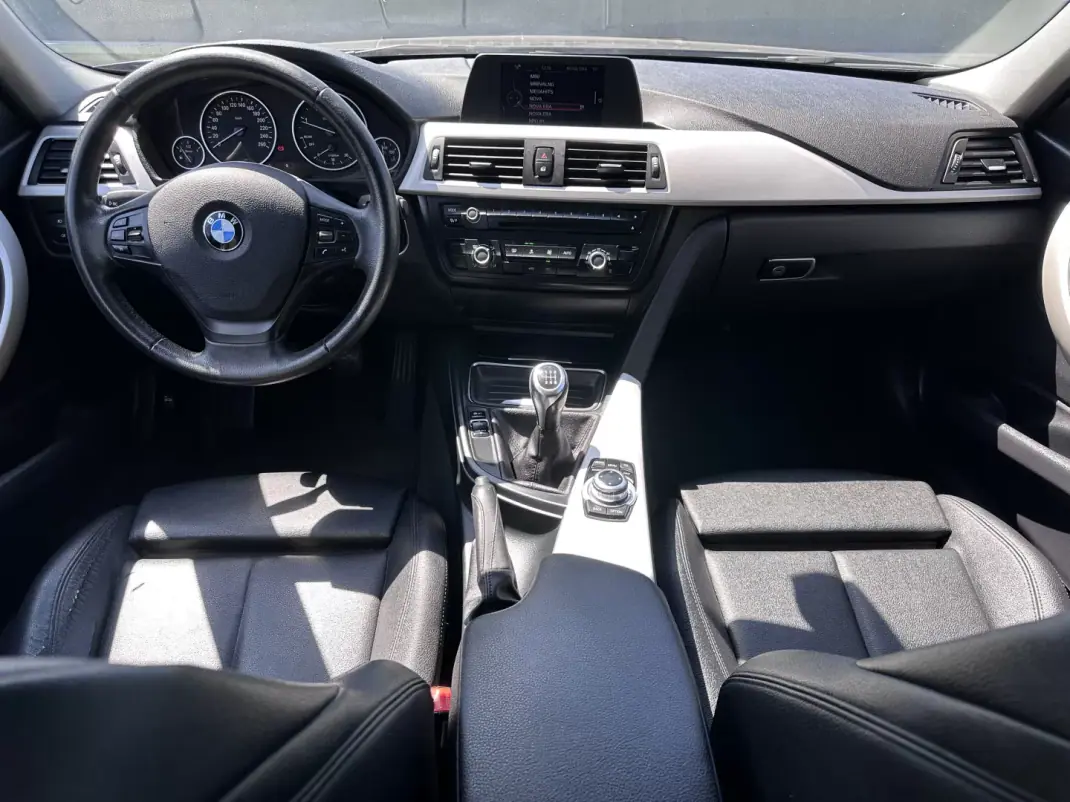 BMW 316 2014 - 11900 EUR, 240000 km - AUTO.MOTO.pt - 240000km - foto 28 de 58