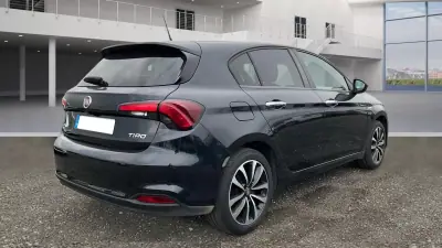 Fiat Tipo 2021 - 9500 EUR, 105534 km - AUTO.MOTO.pt - 105534km - foto 4 de 10