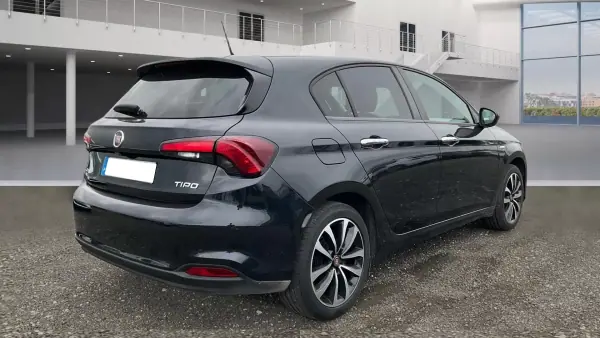 Fiat Tipo 2021 - 9500 EUR, 105534 km - AUTO.MOTO.pt - 105534km - foto 4 de 10
