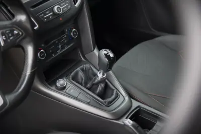 Ford Focus 2018 - 14990 EUR, 104000 km - AUTO.MOTO.pt - 104000km - foto 18 de 29