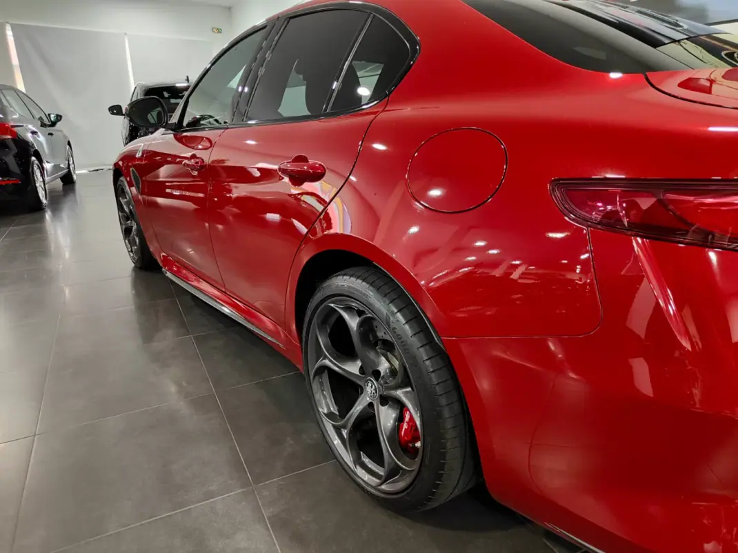 Alfa Romeo Giulia 2018 - 65500 EUR, 53000 km - AUTO.MOTO.pt - 53000km - foto 27 de 37