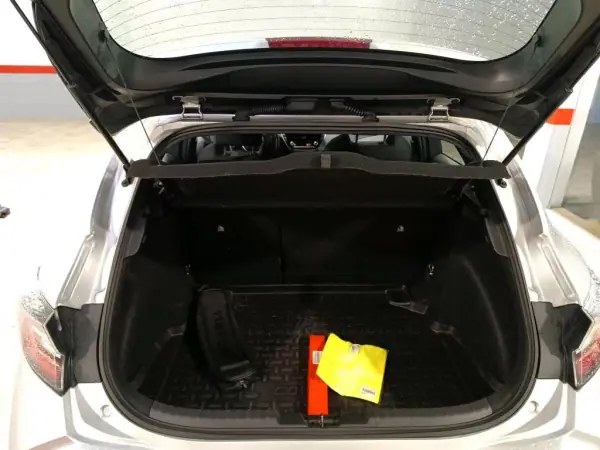 Toyota Corolla 2019 - 21900 EUR, 62158 km - AUTO.MOTO.pt - 62158km - foto 8 de 8