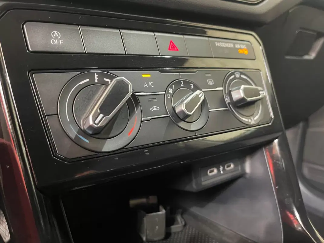Volkswagen T-Cross 2024 - 19999 EUR, 10000 km - 10000km - foto 42 de 51