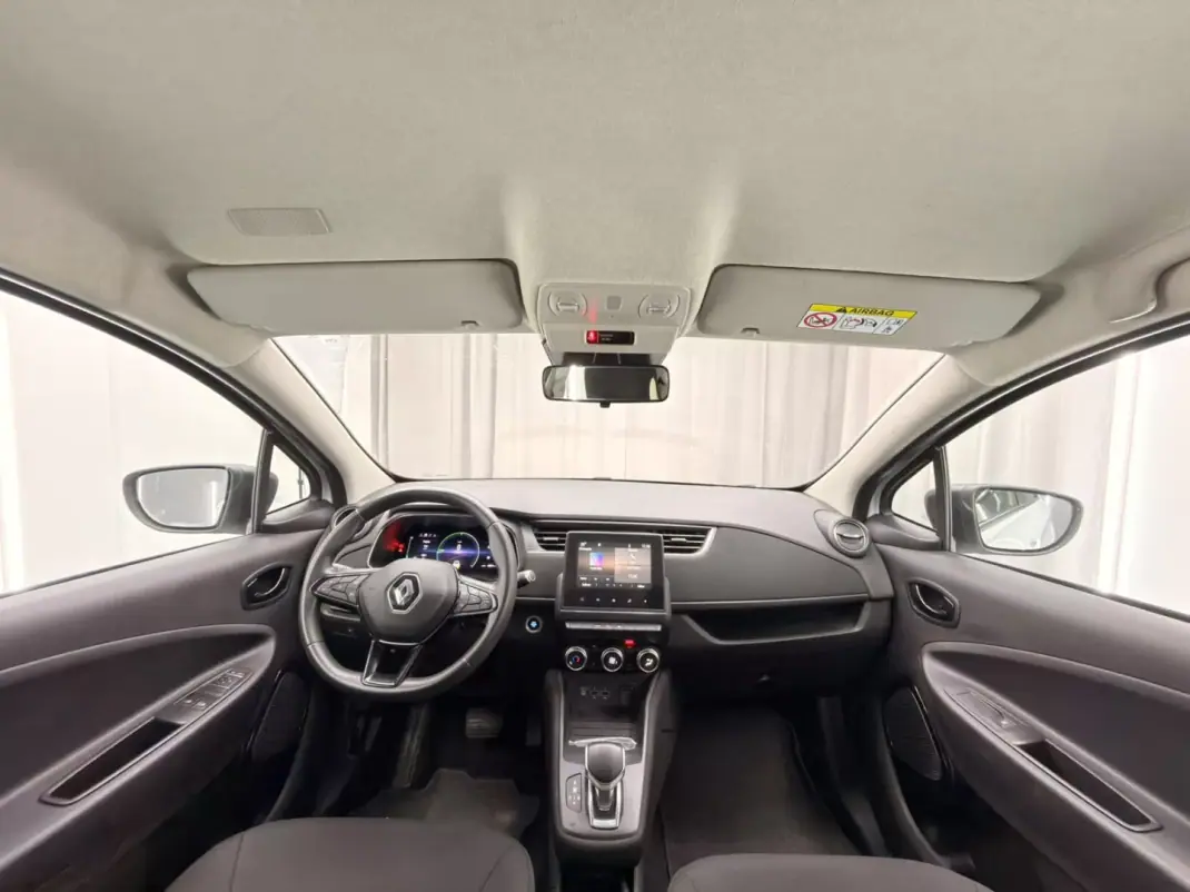 Renault Zoe 2020 - 15750 EUR, 43000 km - 43000km - foto 10 de 18