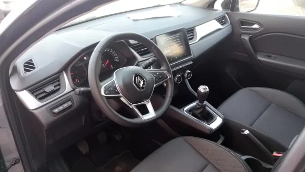 Renault Captur 2022 - 15950 EUR, 77000 km - AUTO.MOTO.pt - 77000km - foto 17 de 42