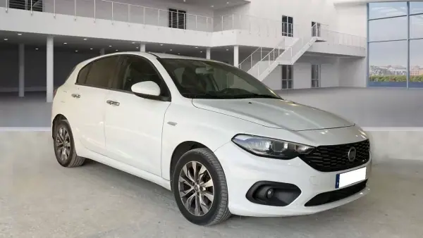 Fiat Tipo 2020 - 9590 EUR, 109305 km - AUTO.MOTO.pt - 109305km - foto 2 de 8
