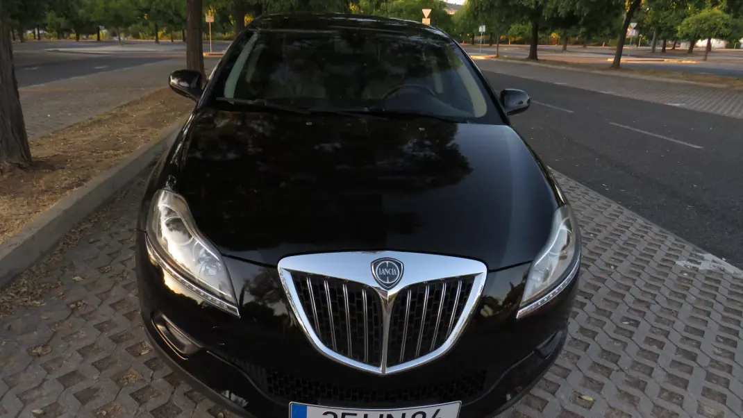 Lancia Delta 2009 - 8800 EUR, 166000 km - 166000km - foto 4 de 10
