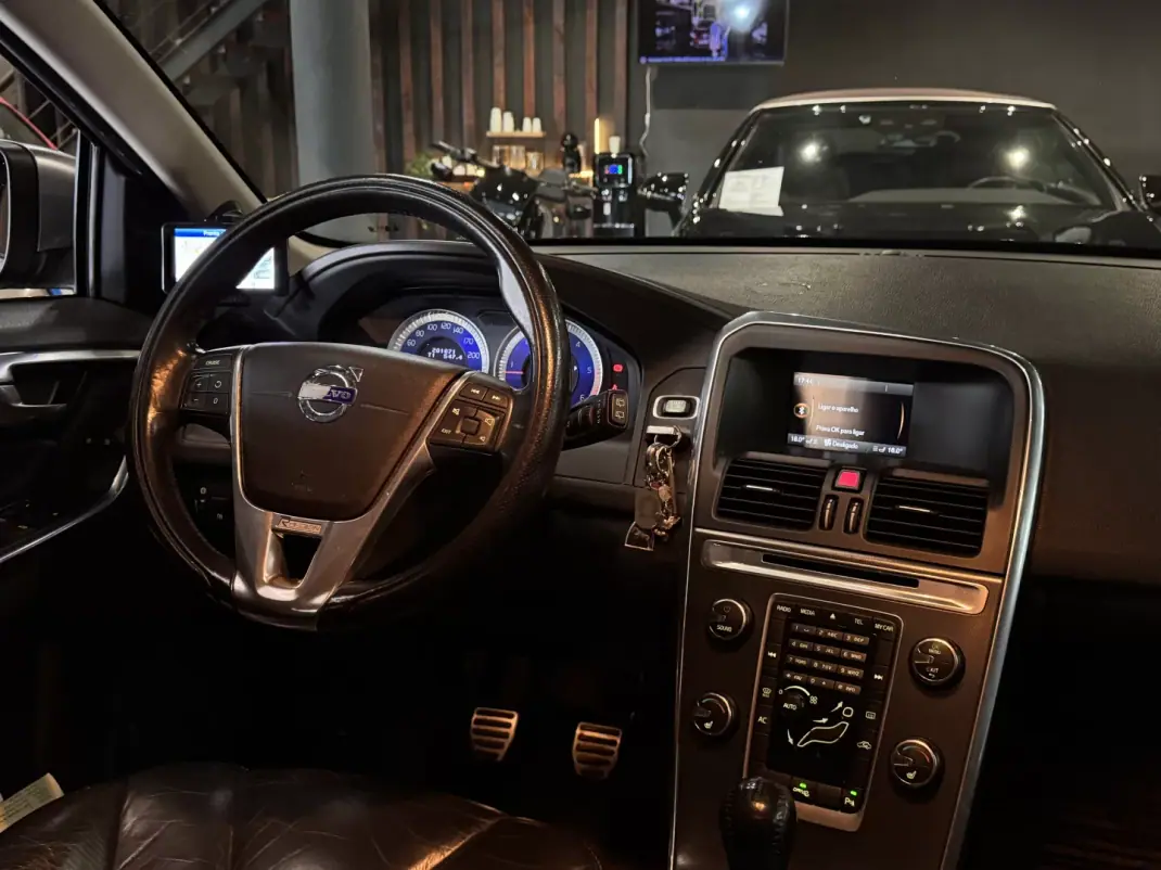 Volvo XC 60 2012 - 16990 EUR, 201000 km - AUTO.MOTO.pt - 201000km - foto 20 de 35