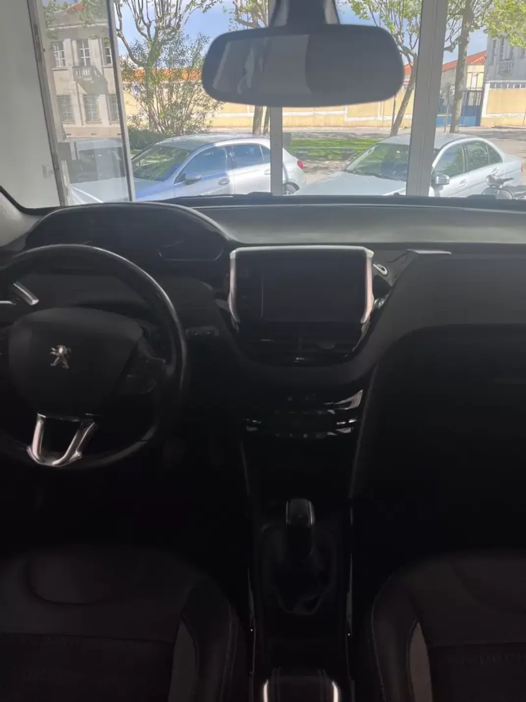 Peugeot 2008 2016 - 8950 EUR, 101636 km - AUTO.MOTO.pt - 101636km - foto 7 de 11