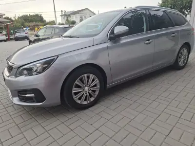 Peugeot 308 SW 2021 - 13490 EUR, 46850 km - 46850km - foto 6 de 28