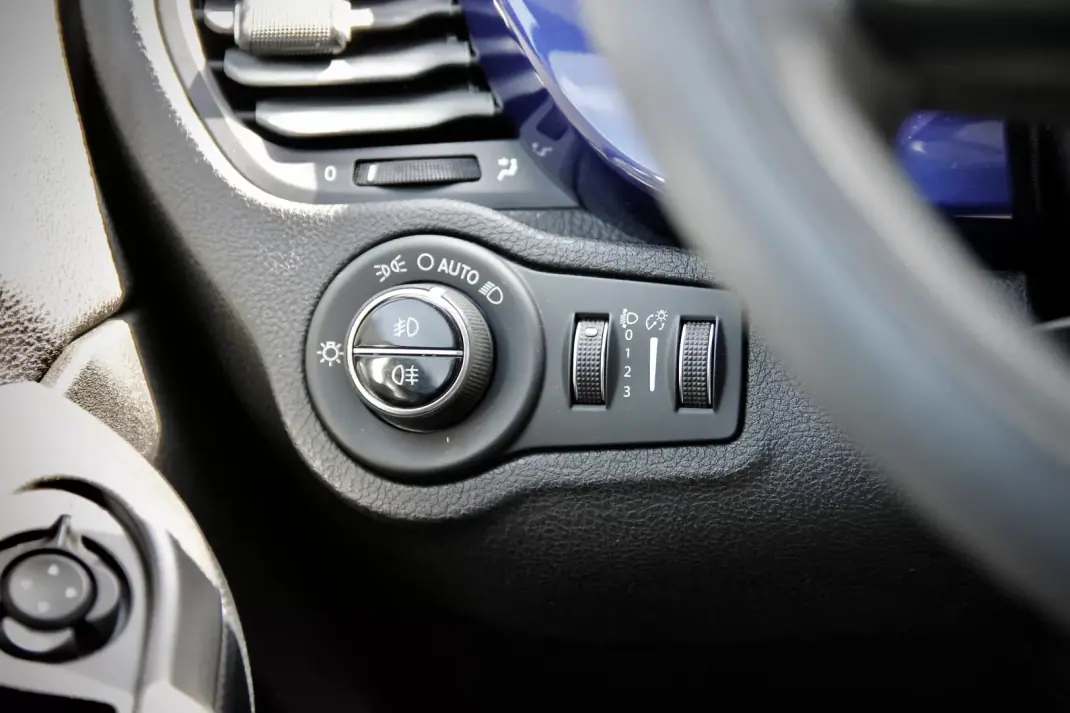 Fiat 500X 2016 - 11950 EUR, 140000 km - AUTO.MOTO.pt - 140000km - foto 29 de 33