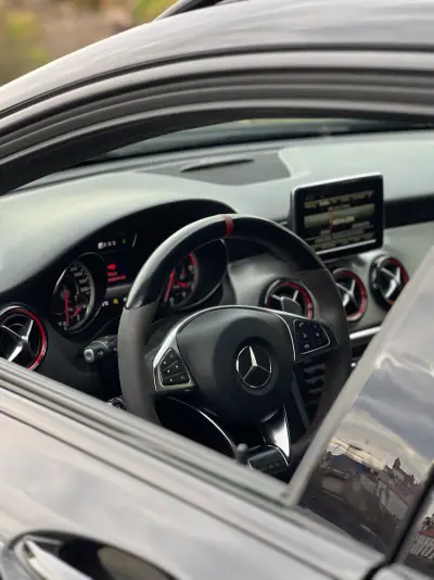 Mercedes-Benz GLA 45 AMG 2015 - 34900 EUR, 125000 km - AUTO.MOTO.pt - 125000km - foto 16 de 28