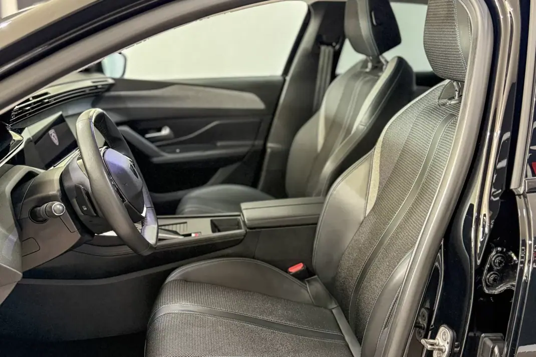 Peugeot 308 SW 2022 - 21500 EUR, 117060 km - AUTO.MOTO.pt - 117060km - foto 22 de 23