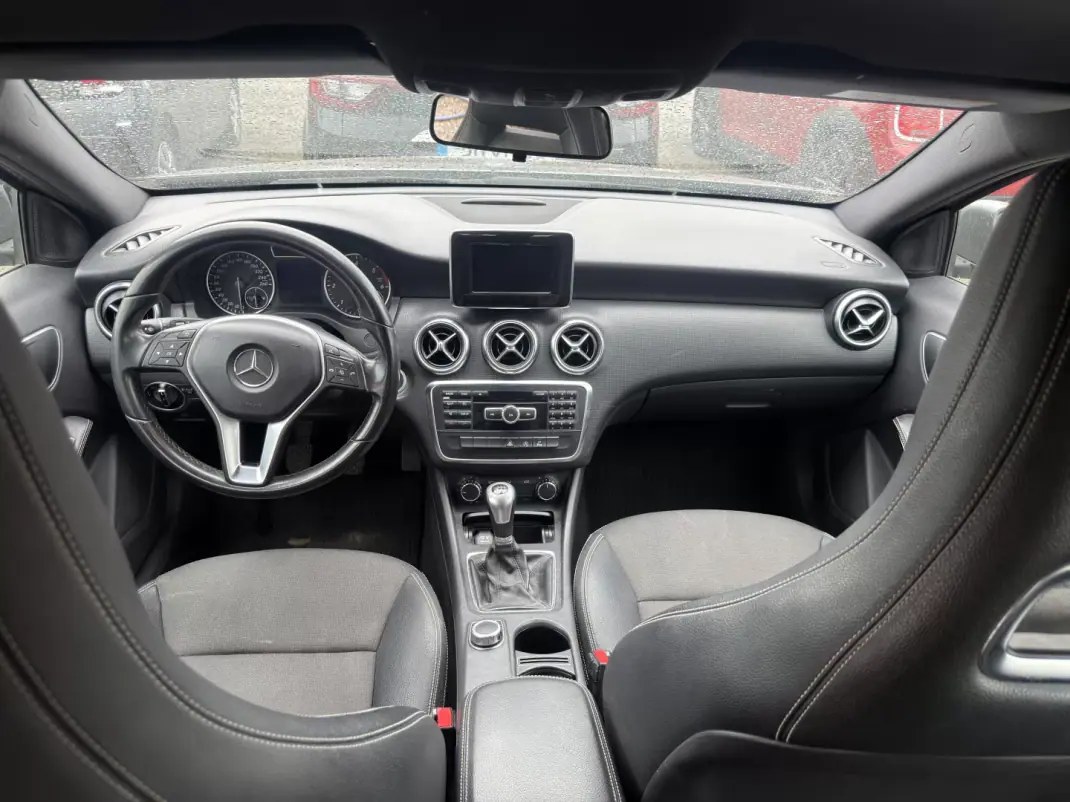 Mercedes-Benz A 180 2015 - 15990 EUR, 159668 km - AUTO.MOTO.pt - 159668km - foto 5 de 7