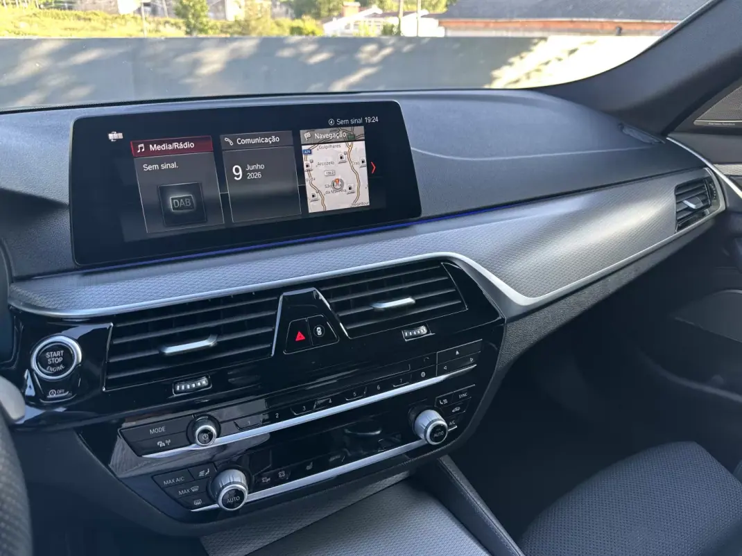 BMW M550d 2017 - 49900 EUR, 150000 km - AUTO.MOTO.pt - 150000km - foto 36 de 54