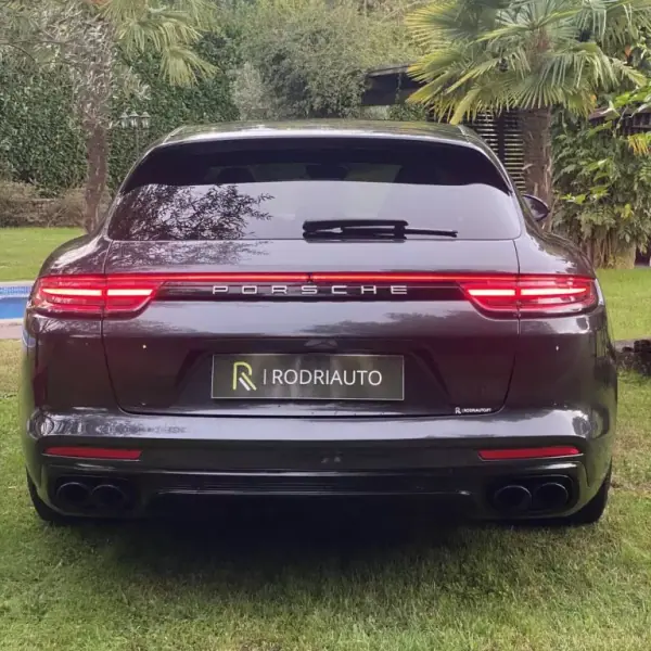Porsche Panamera Sport Turismo 2019 - 69990 EUR, 210000 km - AUTO.MOTO.pt - 210000km - foto 2 de 50