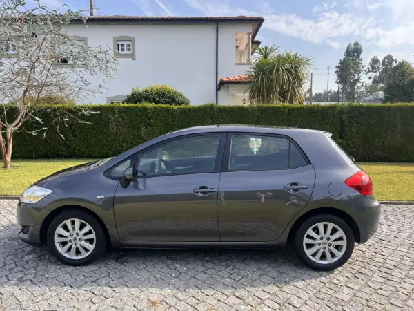 Toyota Auris 2007 - 5990 EUR, 286953 km - AUTO.MOTO.pt - 286953km - foto 4 de 12