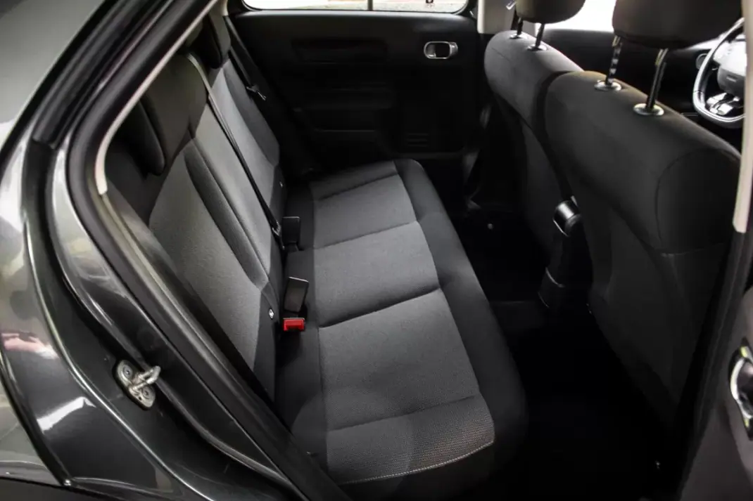 Citroën C4 Cactus 2016 - 10550 EUR, 98640 km - AUTO.MOTO.pt - 98640km - foto 29 de 42