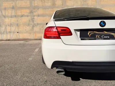 BMW 320 2010 — foto 6 de 16