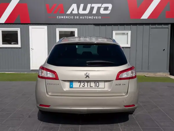 Peugeot 508 SW 2012 - 7800 EUR, 201000 km - AUTO.MOTO.pt - 201000km - foto 6 de 17