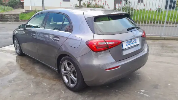 Mercedes-Benz A 180 2020 - 24500 EUR, 99999 km - AUTO.MOTO.pt - 99999km - foto 7 de 16